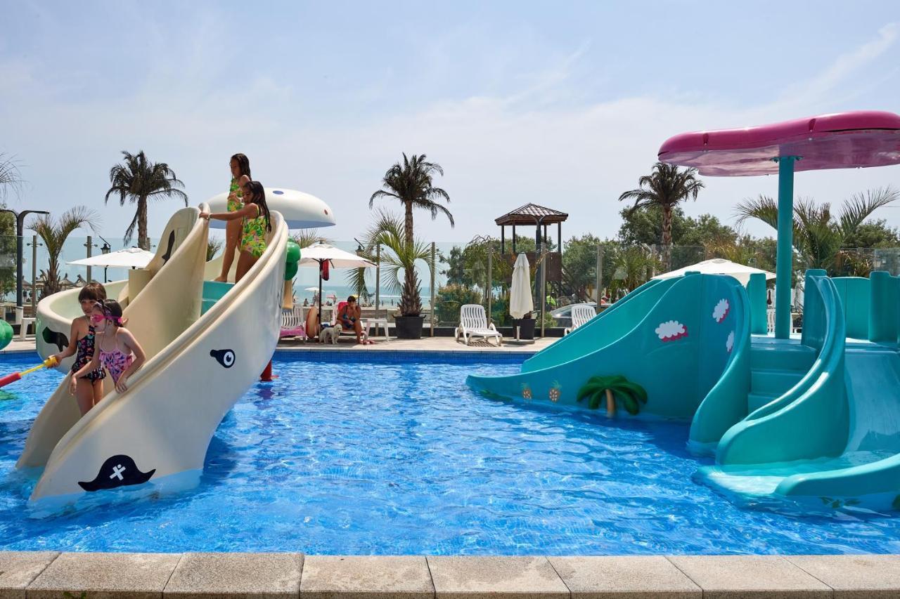Sunrise Aparthotel Pool & Spa Mamaia Nord ナボダリ エクステリア 写真
